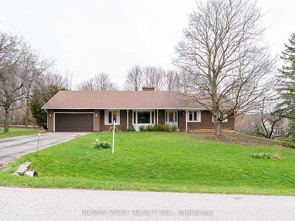3rd image of 3 Field Crest Rd
