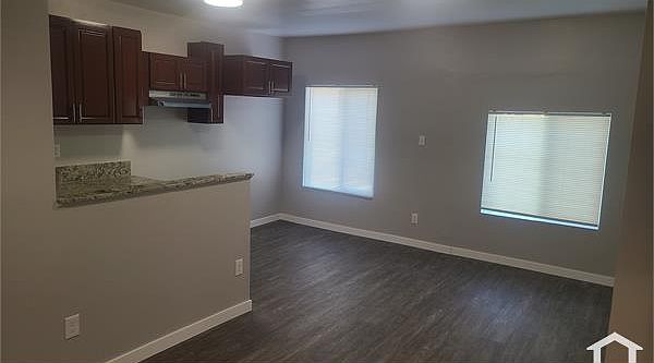1st image of 2408 W 54th St