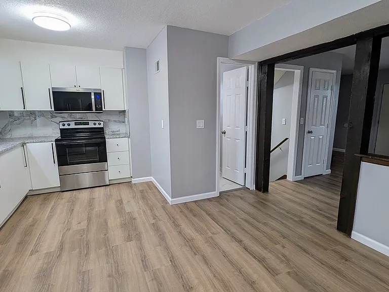 8324 Robinson St — Photo 20
