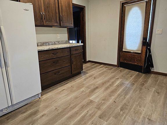 3rd image of 514 W Benton St