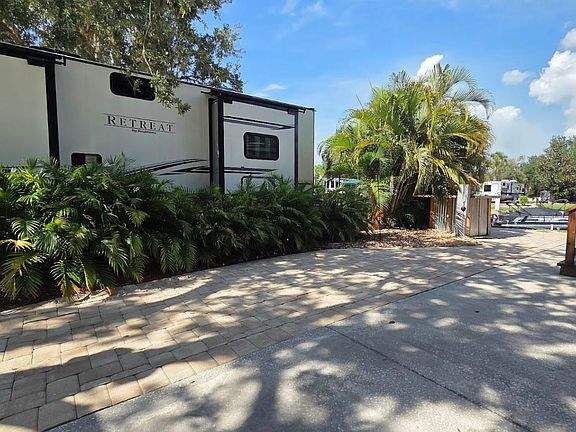 4th image of 432 WATERWAY DRIVE