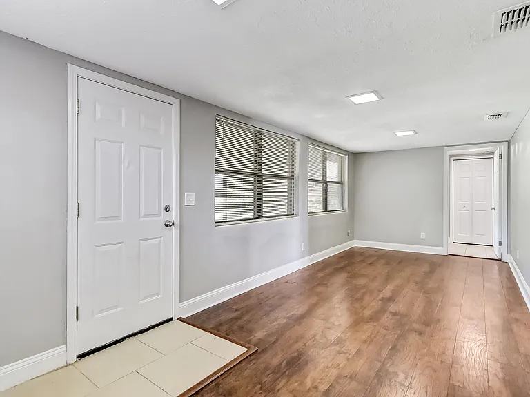 5761 Lake Lucina Dr S — Photo 21