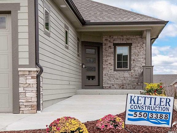 411  Stoneridge Lawrence, KS listing photo #3