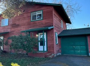 135 S R St, Cottage Grove, OR 97424