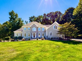 6 Owl Ridge Rd, Woodbury, CT 06798