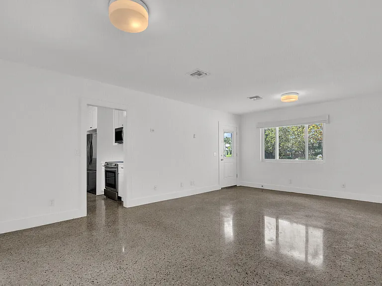 601 Paulina Rd — Photo 9