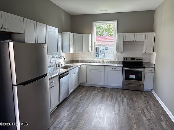 3rd image of 304 Woodland Avenue