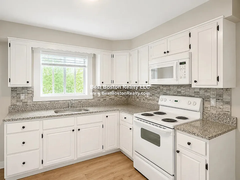 75 Haviland Ave #2