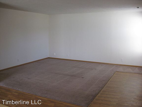 3rd image of 522 Lamont Dr
