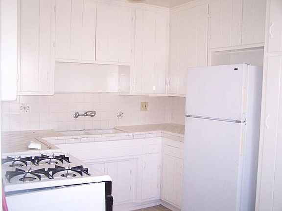 Roomy kitchen