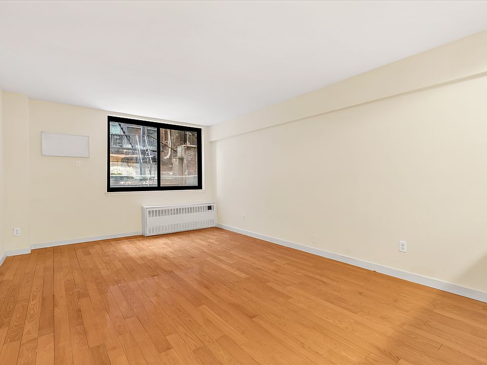 2nd image of 7 E 32nd St #2B
