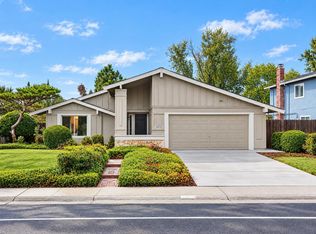 10032 Vanguard Dr, Sacramento, CA 95827