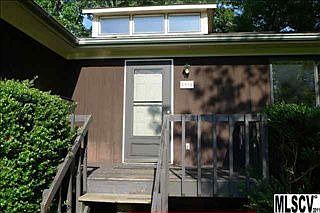 2nd image of 1910 19th Street Pl NE