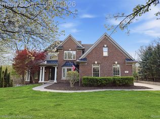 16035 Pine Valley Dr, Northville, MI 48168