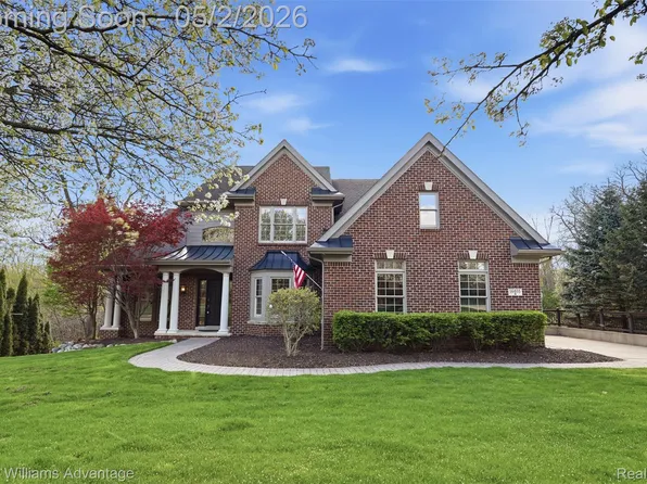 16035 Pine Valley Dr, Northville, MI 48168