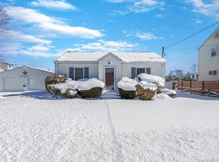 442 Oakwood Rd, Huntington Station, NY 11746