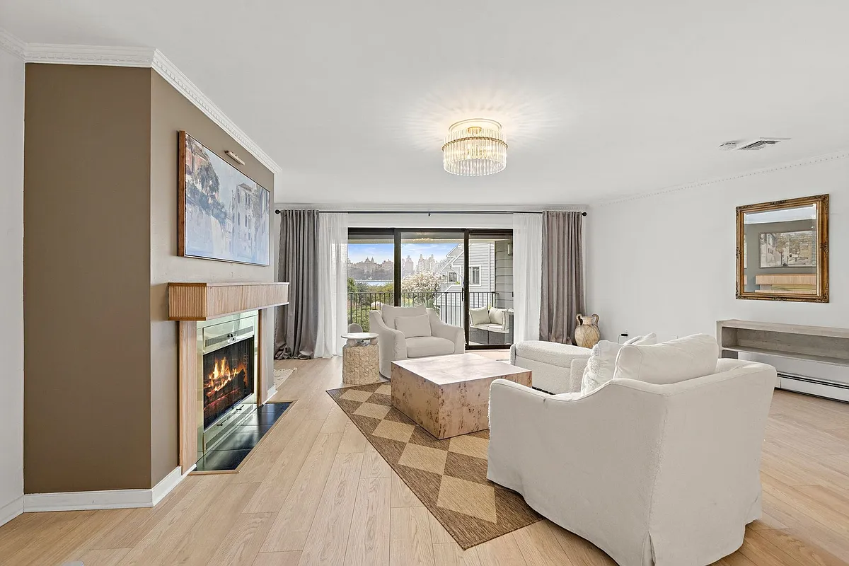Building Photo - 11A Riverview Cir #11A