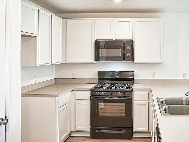 3358 Avary River Ln — Photo 4