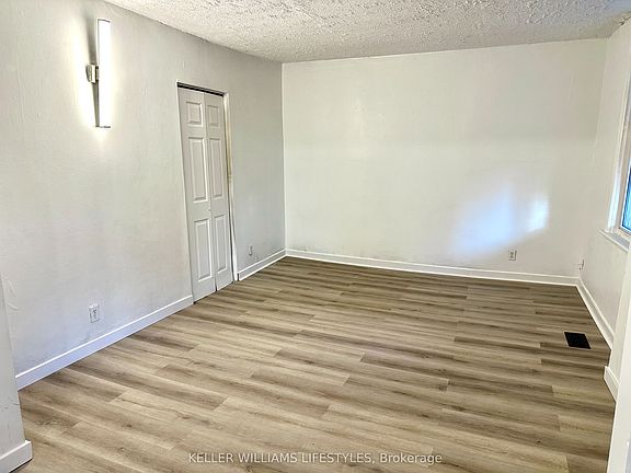 3rd image of 491 Charlotte St