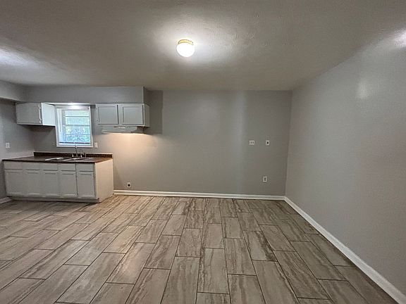 5th image of 2771 Northmeade Ave