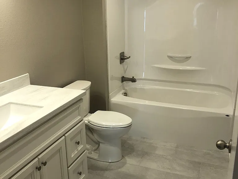 348 N Park Ave #1 — Photo 13