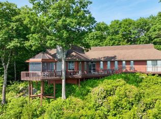 89 Oakledge Rd, Sunapee, NH 03782