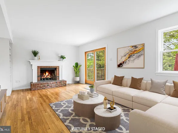 14 Brighton Pl, Newtown, PA 18940
