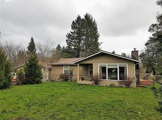 461 N 6th St, Glendale, OR 97442