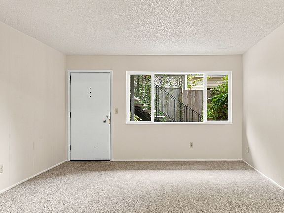 4th image of 3832 SE Center St #3832