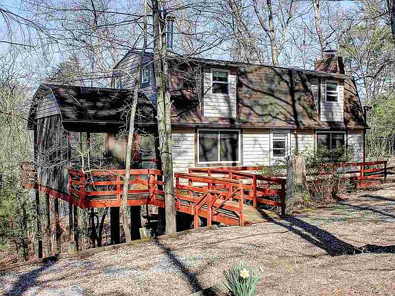 3rd image of 16253 Moonrise Ln