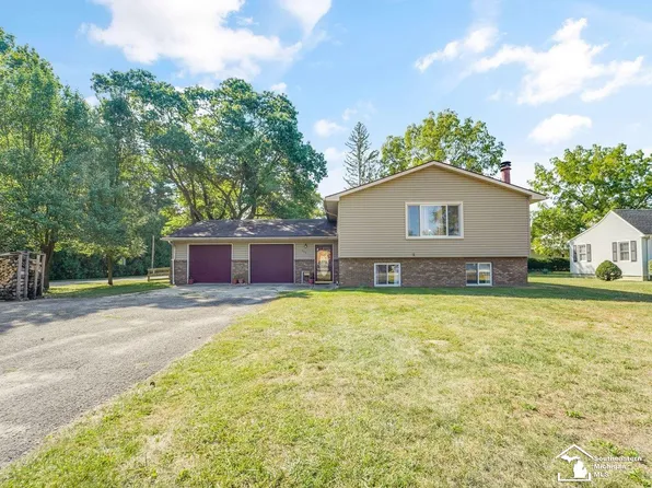 282 E Walnut St, Petersburg, MI 49270