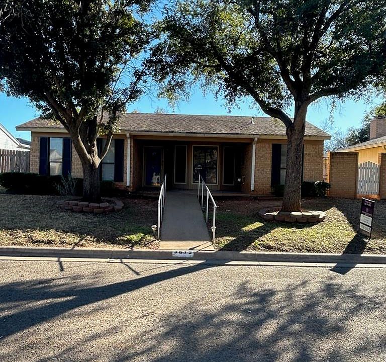 1st image of 3613 Driftwood Dr