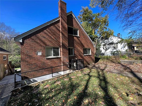 2nd image of 550 Fairbanks Ave