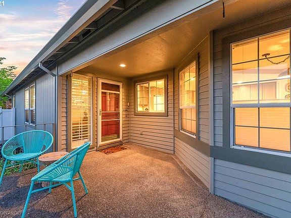 3rd image of 3020 SE 155th Ave