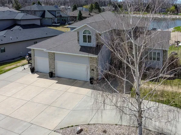 1700 Riverwood Dr, Bismarck, ND 58504
