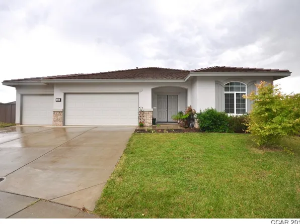 16 Pebble Beach Ct, Ione, CA 95640