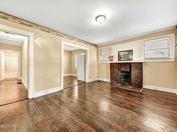 5th image of 4104 Alma Ave