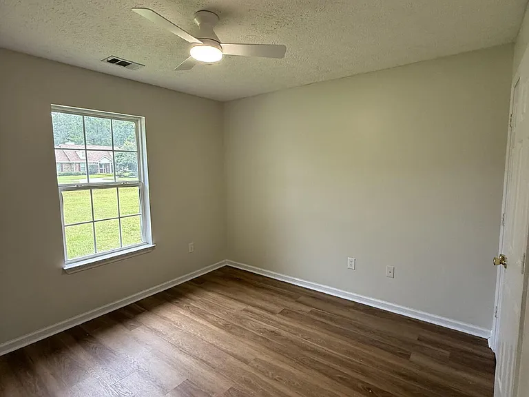 753 Roebling Rd — Photo 9