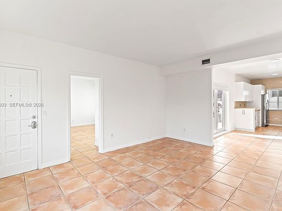 5th image of 1925 Calais Dr APT 6