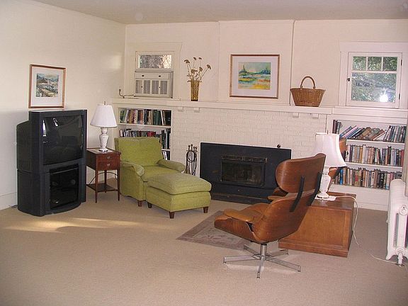 Int. - living room (furniture included)