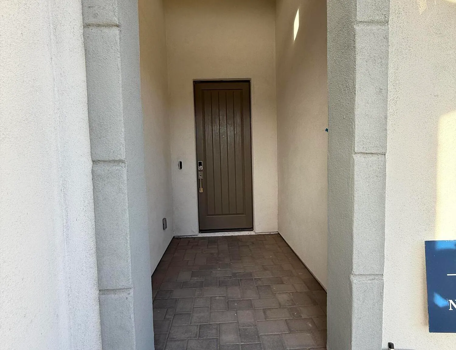3 bed, 2.5 bath, 2001 sqft, $3,295 — Photo 3