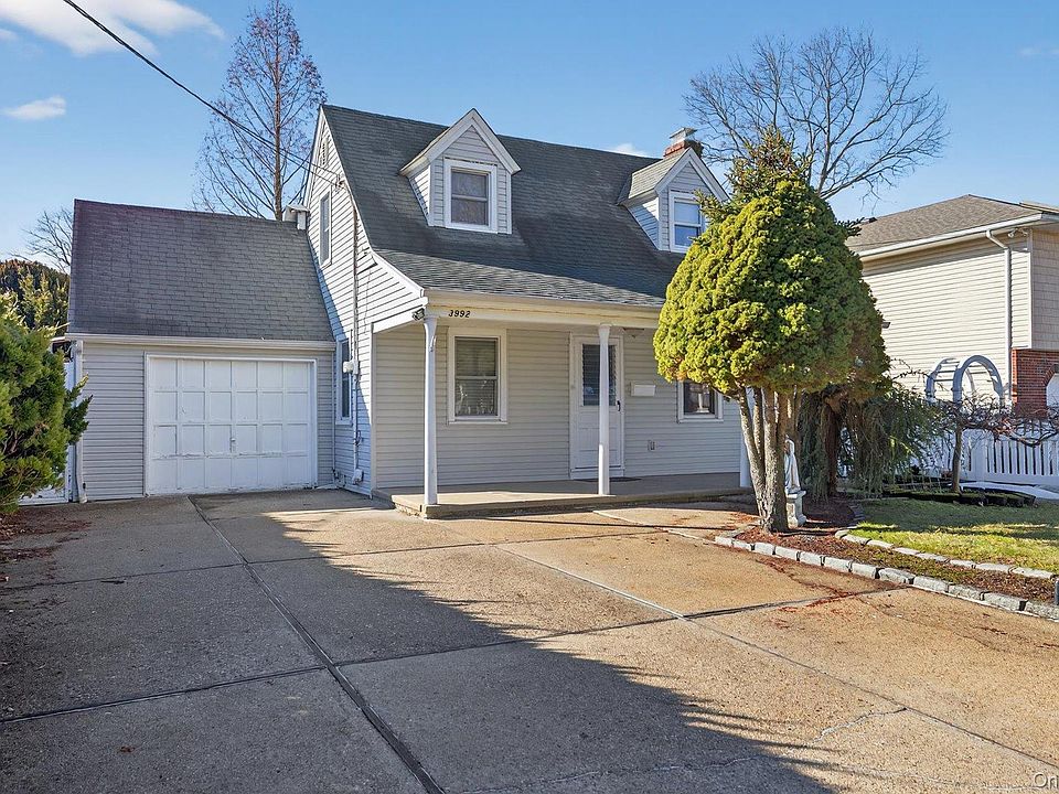 1st image of 3992 William Street