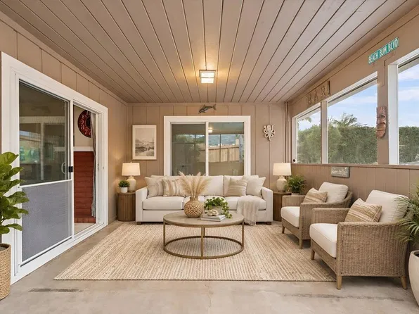 267 Hannalei Dr, Vista, CA 92083