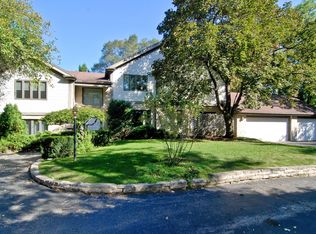 319 Hibbard Rd, Winnetka, IL 60093