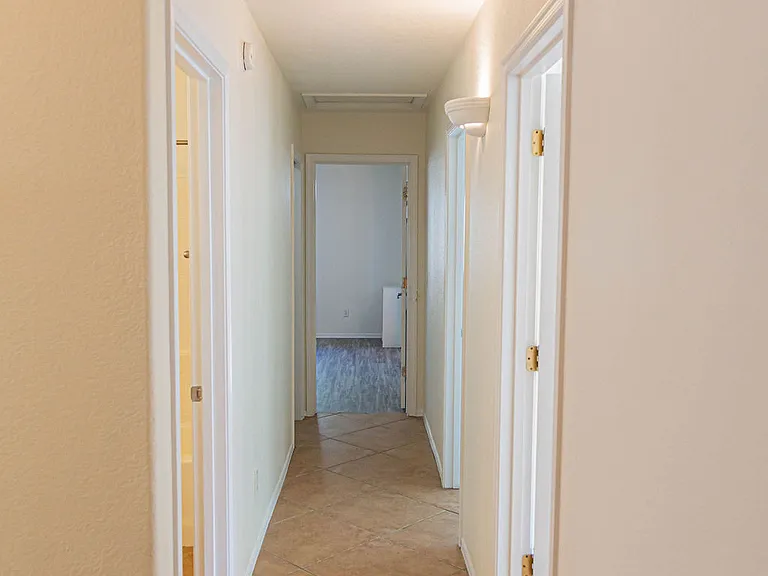 5436 W Dove Of Peace Dr — Photo 4