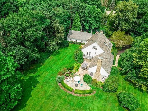 The grounds are wonderfully landscaped  and there are plenty of  level grassy areas for entertaining family and friends.Notice t
