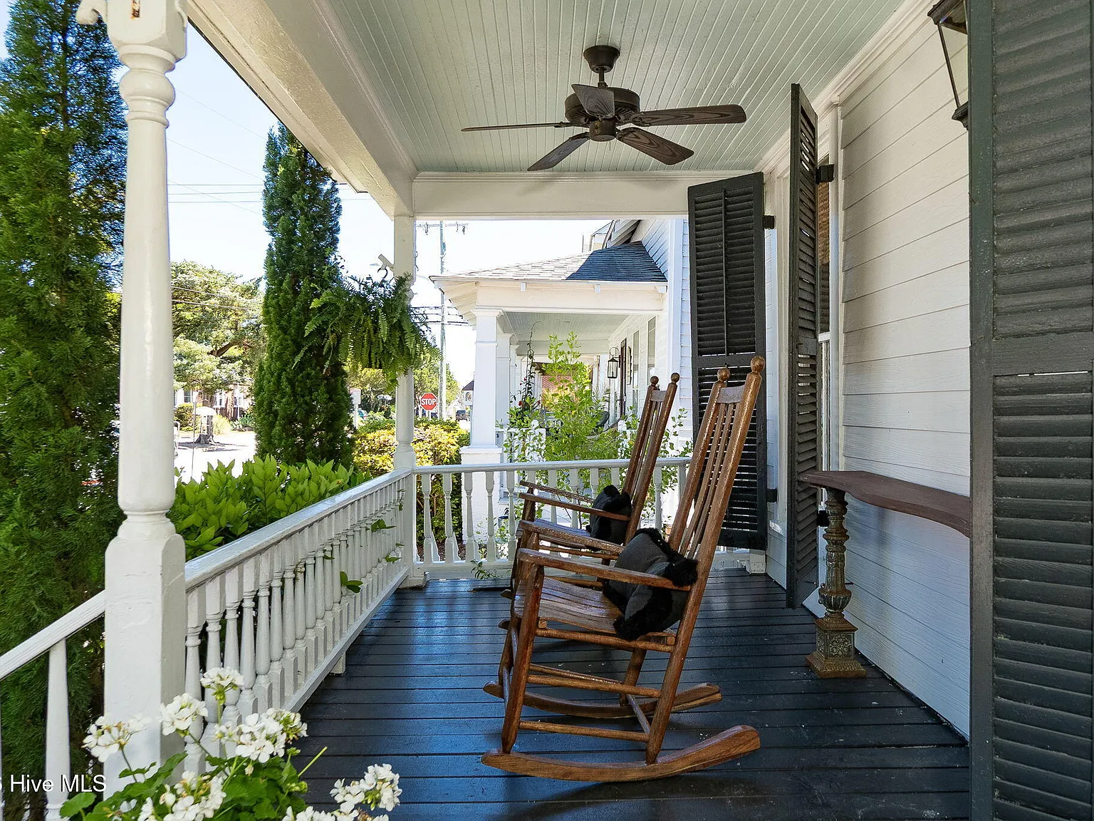 3 bed, 1.5 bath, $2,850 — Photo 4