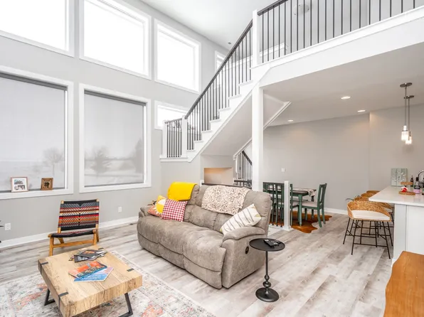 1516 NE Mocking Bird Ln, Grimes, IA 50111