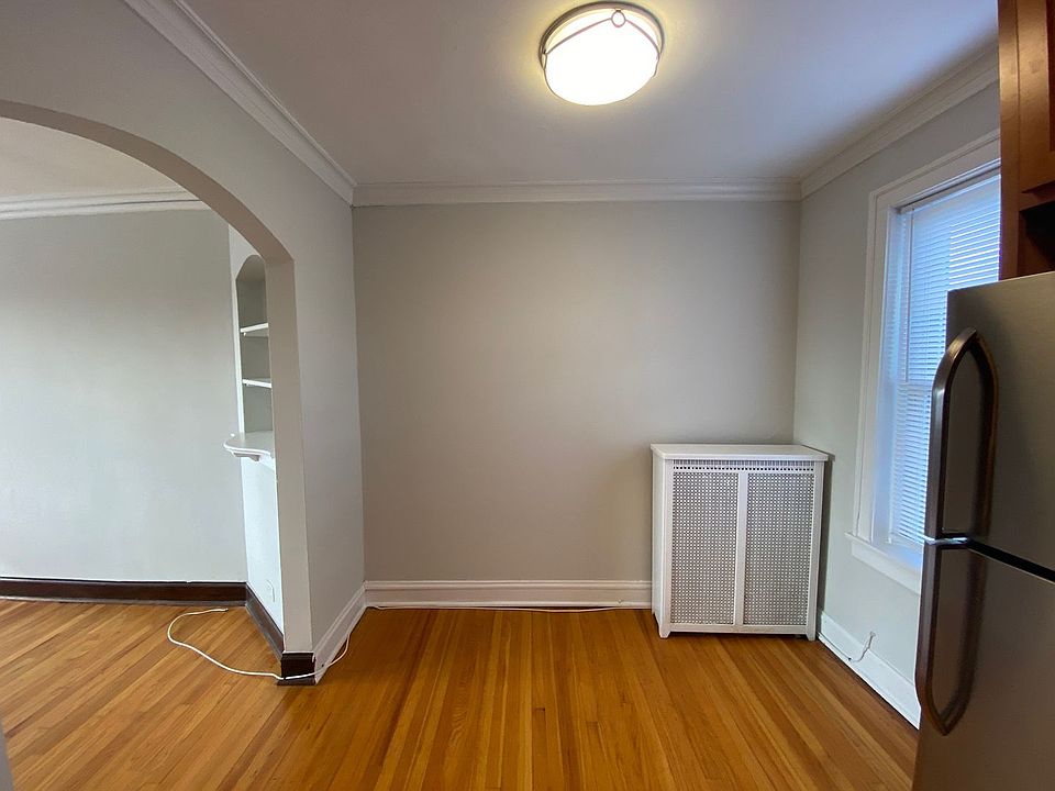 1st image of 5542 W Leland Ave #3B