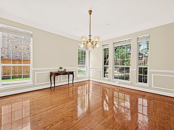 5th image of 9614 Woodcliff Lake Dr
